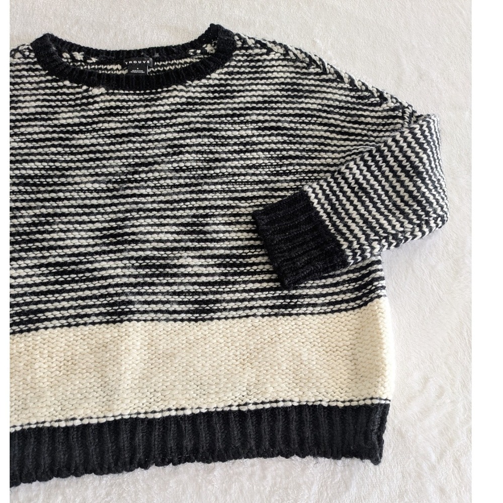 Trouve Fuzzy Sweater Small Wool Blend Stripes Knit Relaxed Fit Pullover